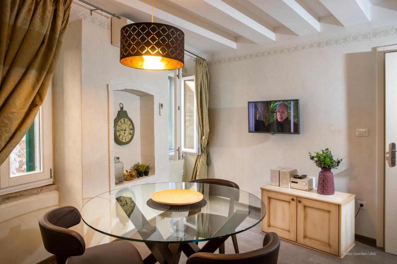 Nata Apartment 4 Stars Ровинь Экстерьер фото