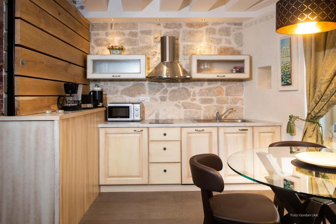 Nata Apartment 4 Stars Ровинь Экстерьер фото